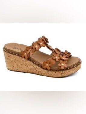 Corkys Floral “Mic Drop” Wedge Sandals Size 9